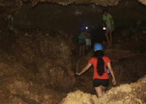 シキホール島の洞窟探検・カンタボン