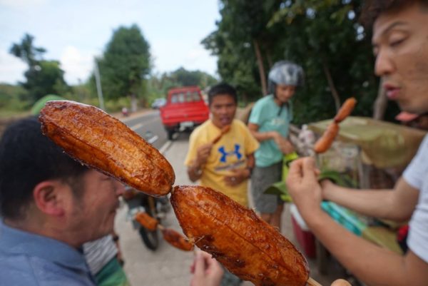 フィリピンのローカルフード「バナナキュー」